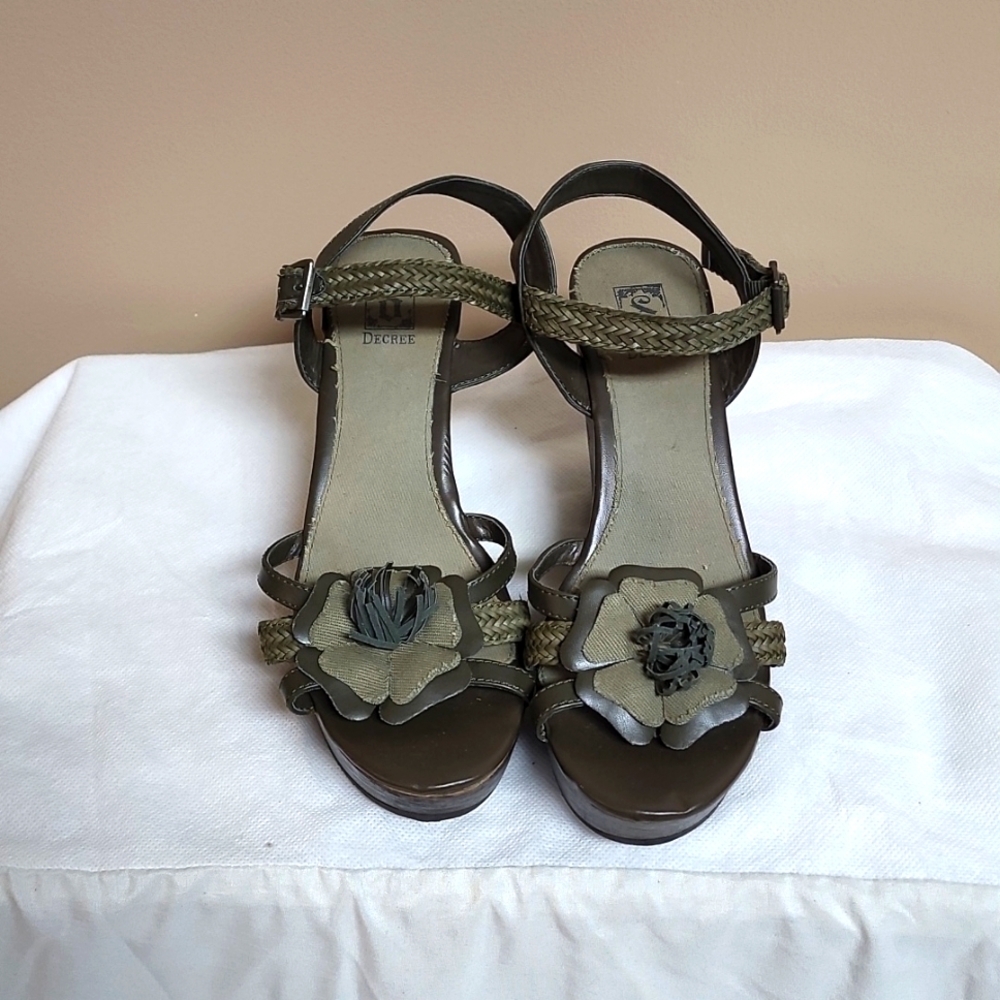 Decree Olive Green Sandals